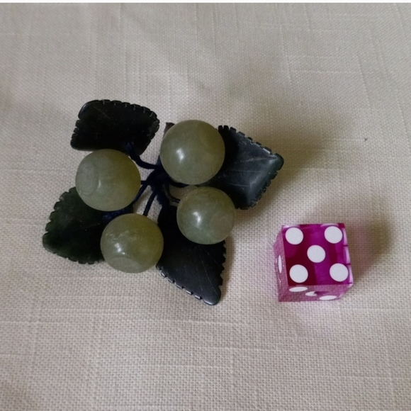 10 Green 💚 vintage jade and soapstone grape clusters - Picture 6 of 12